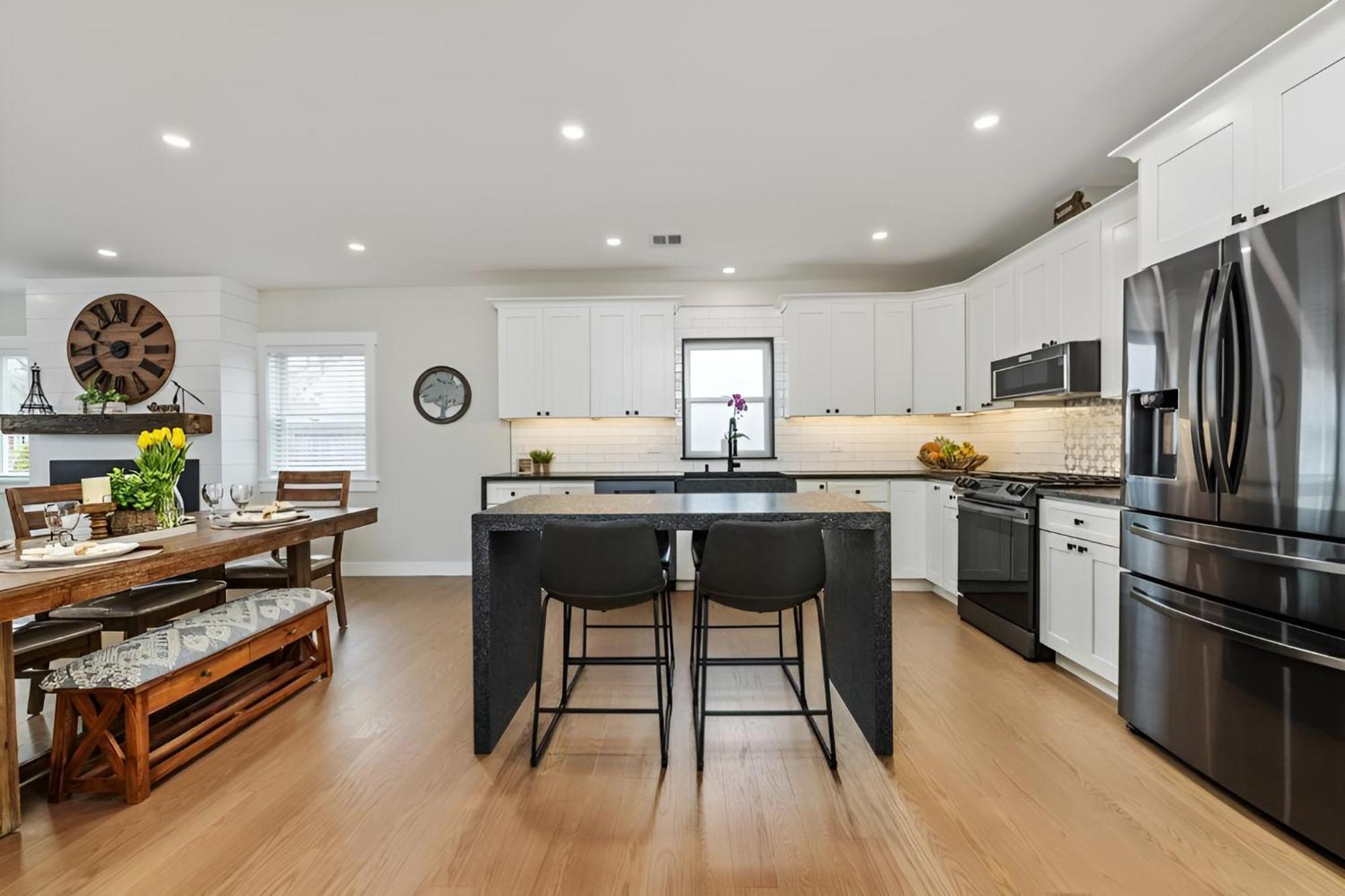 Renovated & Sophisticated Home Near Beach & Shops! Barnstable Eksteriør billede