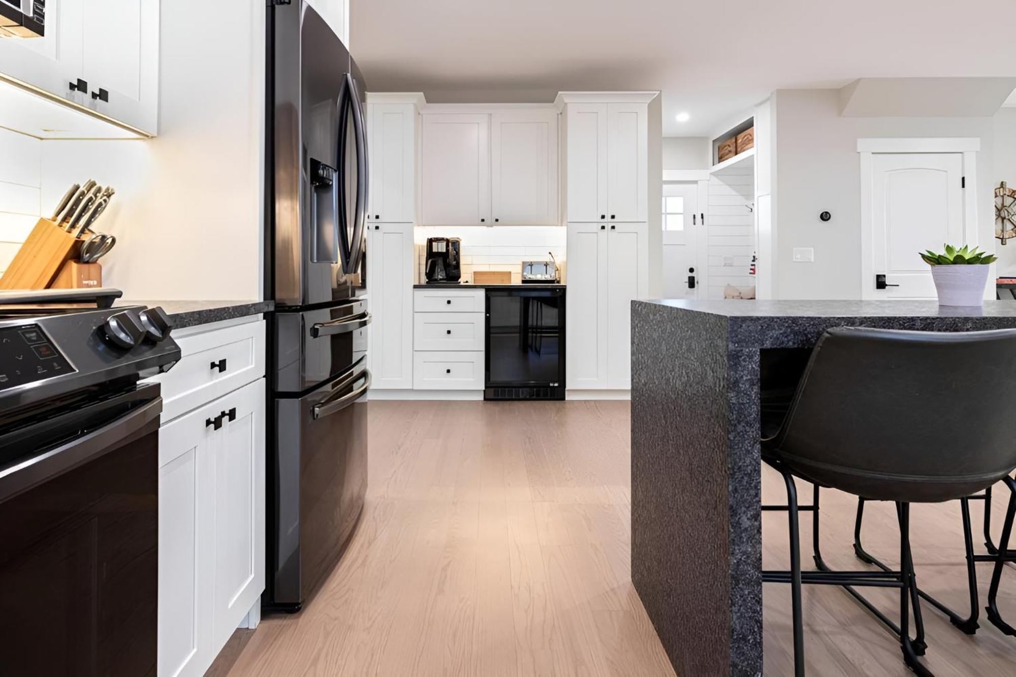 Renovated & Sophisticated Home Near Beach & Shops! Barnstable Eksteriør billede