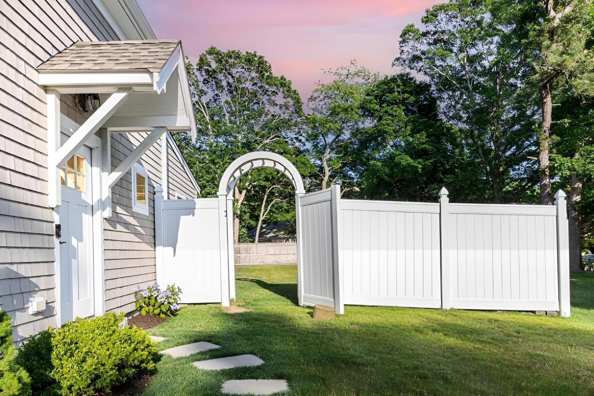 Renovated & Sophisticated Home Near Beach & Shops! Barnstable Eksteriør billede